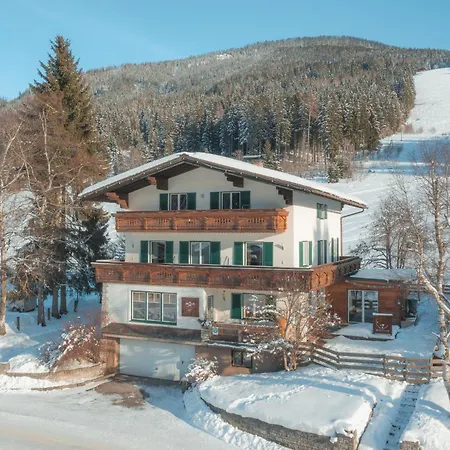 בית אירוח Alpenchalet Basecamp