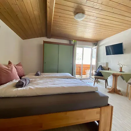 Alpenchalet Basecamp Homestay